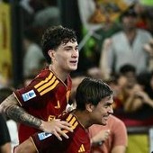 Roma, trionfo con l'Atalanta e i tifosi sognano: "Siamo da scudetto" Roma, trionfo con l'Atalanta e i tifosi sognano: "Siamo da scudetto"