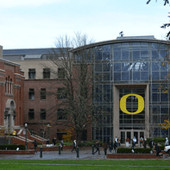 Phil Knight, co-fondatore della Nike, e la donazione record all'Università dell'Oregon: "Assegno da un miliardo di dollari" Phil Knight, co-fondatore della Nike, e la donazione record all'Università dell'Oregon: "Assegno da un miliardo di dollari"