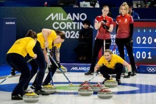 "Dovete fare casino", il curling si gode la bolgia di Cortina