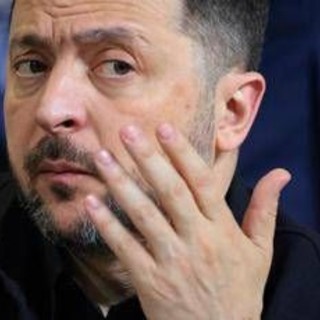 Ucraina, la minaccia di Zelensky: "I cieli della Russia non sono più sicuri". Putin: "Terrorista"