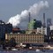 Ex Ilva Taranto, incendio sull'escavatore: operaio scappa e riporta fratture multiple