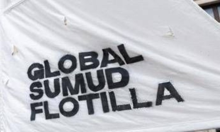 Flotilla, il racconto di un attivista italiano: "Costretti in ginocchio con armi puntate, persone prese a calci"