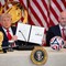 Mondiali, Trump rompe protocollo? "Presidente consegnerà coppa ai campioni" Mondiali, Trump rompe protocollo? "Presidente consegnerà coppa ai campioni"