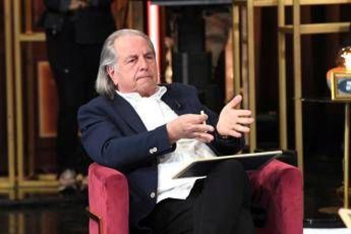 Alcaraz eliminato, Bertolucci 'sfotte'... Vespa: "Ha giocato come Alvarez" Alcaraz eliminato, Bertolucci 'sfotte'... Vespa: "Ha giocato come Alvarez"