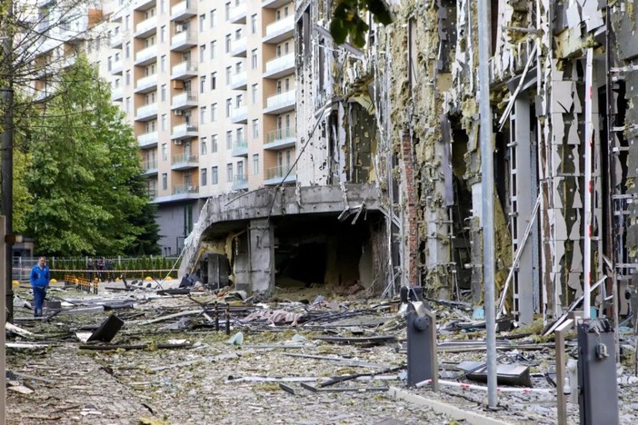 Riprendono gli attacchi russi su Kiev, almeno due morti e sette feriti