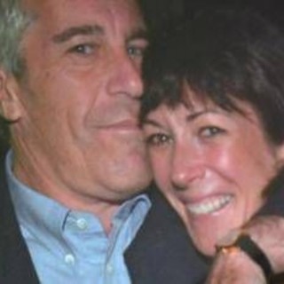 Caso Epstein, fratello Ghislaine Maxwell: "Da Trump ci aspettiamo la grazia"