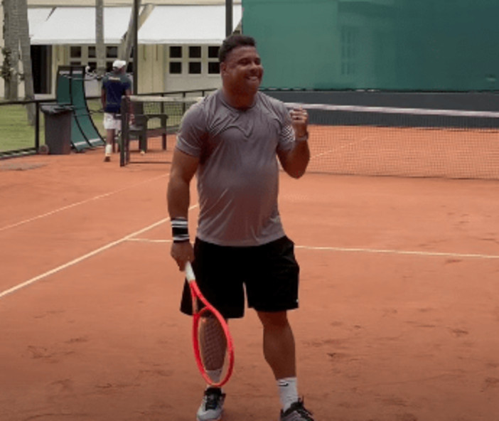 Ronaldo il Fenomeno sorprende anche nel tennis: il video in campo conquista pure Djokovic