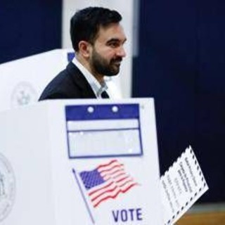 Mamdani vince le elezioni di New York, chi è il nuovo sindaco Mamdani vince le elezioni di New York, chi è il nuovo sindaco