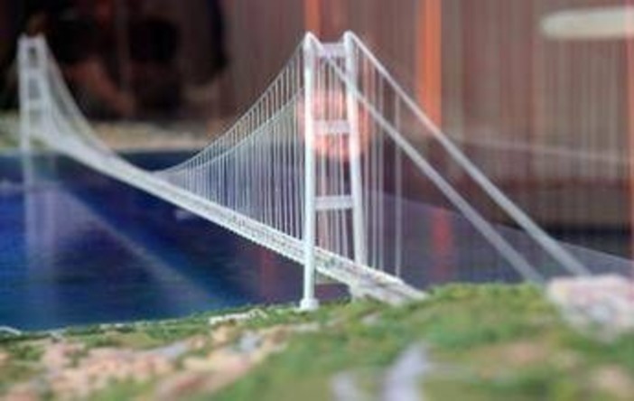 Ponte Messina, inchiesta pm Roma per corruzione: 3 indagati, c'è anche ex presidente aggiunto Corte Conti Ponte Messina, inchiesta pm Roma per corruzione: 3 indagati, c'è anche ex presidente aggiunto Corte Conti