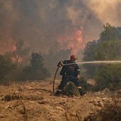 Incendio a Creta, morti due vigili del fuoco Incendio a Creta, morti due vigili del fuoco