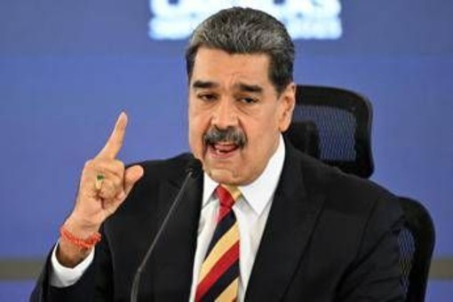Venezuela, Maduro avverte Trump: &quot;Pronti a fase di lotta armata se Usa attaccano&quot;