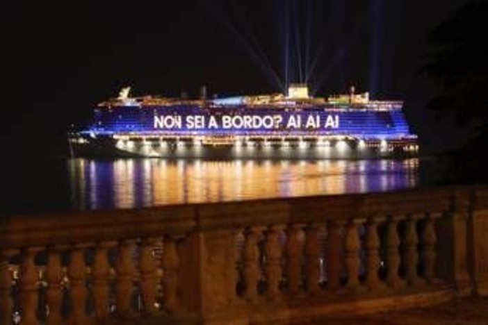 Sanremo: tra Disco Night e Old West, Costa Toscana si accende a ritmo di musica Sanremo: tra Disco Night e Old West, Costa Toscana si accende a ritmo di musica