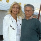 Don Mazzi, il dolore di Mara Venier: "Perdo il mio secondo padre" Don Mazzi, il dolore di Mara Venier: "Perdo il mio secondo padre"