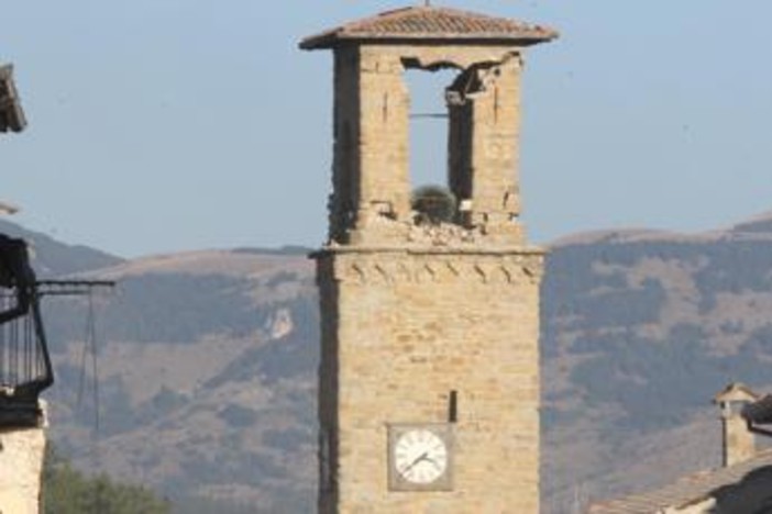 Terremoto, da Zuckerberg alla regina Elisabetta: le donazioni internazionali per Amatrice Terremoto, da Zuckerberg alla regina Elisabetta: le donazioni internazionali per Amatrice