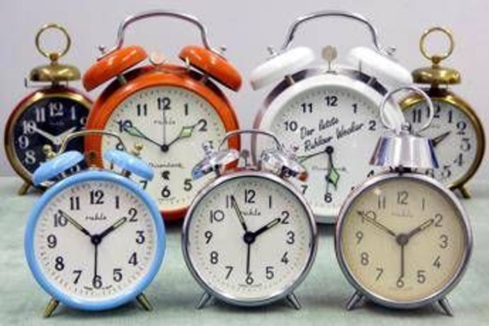Ora solare, un piccolo jet lag per l'organismo: orologio biologico da riadattare Ora solare, un piccolo jet lag per l'organismo: orologio biologico da riadattare