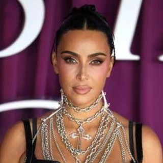 Kim Kardashian rivela: "Ho un aneurisma cerebrale" Kim Kardashian rivela: "Ho un aneurisma cerebrale"