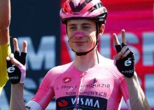 Giro d'italia, Vingegaard si impone a Piancavallo e ipoteca la vittoria finale