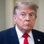 Iran, milioni ai funerali di Khamenei. Trump: "Colpendo potremmo farli fuori tutti"