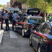 Roma, donna accoltellata. Malore per l'aggressore, avrebbe tentato un gesto estremo Roma, donna accoltellata. Malore per l'aggressore, avrebbe tentato un gesto estremo