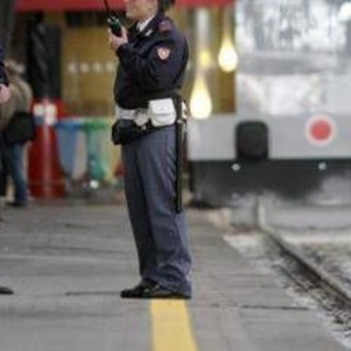 Roma, investita dal treno a Colle Mattia: morta 52enne americana Roma, investita dal treno a Colle Mattia: morta 52enne americana