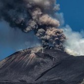 Eruzione Etna, sospesi fino alle 17 i voli in arrivo all'aeroporto di Catania