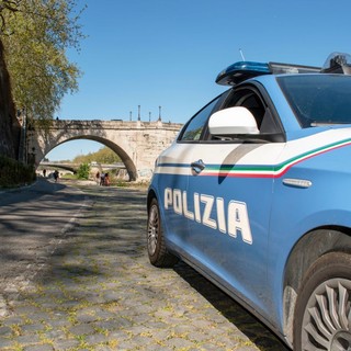 Accoltella ex moglie a Roma e fugge, fermato dopo 7 ore di ricerche