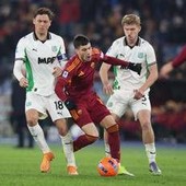 Roma-Sassuolo, rigore dato e poi revocato ai giallorossi. Cos'è successo