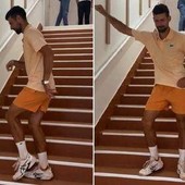 Djokovic come Michael Jackson al Roland Garros, moonwalk dopo la vittoria