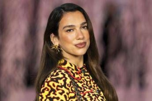 Matrimonio Dua Lipa, i residenti di Palermo contro la pop star: "La città non è il tuo salotto"