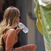 Caldo anomalo in Italia con picchi fino a 35°C, fiammata africana fino a fine maggio Caldo anomalo in Italia con picchi fino a 35°C, fiammata africana fino a fine maggio