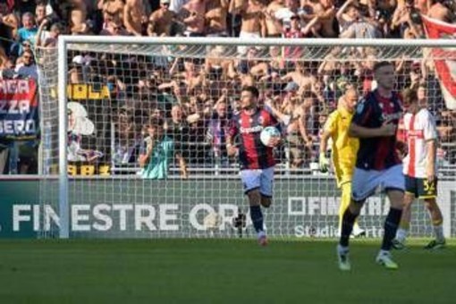 Bologna-Genoa 2-1, decide Orsolini su rigore: rimonta (con Var) al Dall'Ara