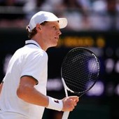 Sinner si prende la semifinale di Wimbledon e... ripensa al Roland Garros: "Spero non succeda più" Sinner si prende la semifinale di Wimbledon e... ripensa al Roland Garros: "Spero non succeda più"