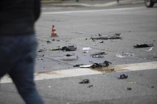Como, schianto nella notte: morto 21enne