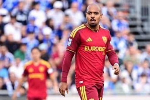 Roma, Malen si scusa per il rosso. La furia dei tifosi: "Un'altra rapina..."