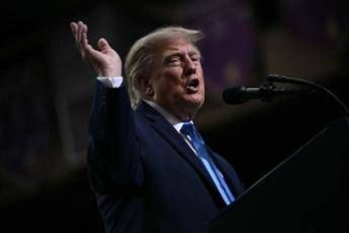 Usa, Trump punge l'Europa: "Facevamo ridere, ora vogliono copiarci" Usa, Trump punge l'Europa: "Facevamo ridere, ora vogliono copiarci"
