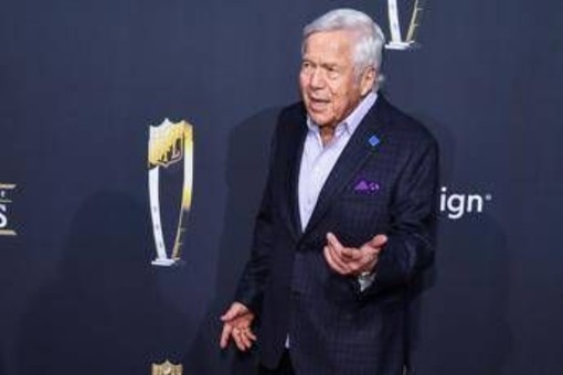 Caso Ed Sheeran, Robert Kraft: "Mi ha chiesto di donare 2 milioni di dollari per aiuti a Gaza" Caso Ed Sheeran, Robert Kraft: "Mi ha chiesto di donare 2 milioni di dollari per aiuti a Gaza"