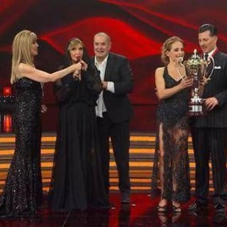 "Qualcosa di dolce a Lucarelli?", "Non riesco a essere finta", (l'ultima) frecciata di D'Urso a Ballando "Qualcosa di dolce a Lucarelli?", "Non riesco a essere finta", (l'ultima) frecciata di D'Urso a Ballando