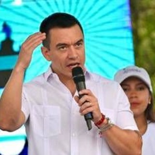 Noboa 'avvelenato': ecco come si difendono i leader del mondo tra spettrometri, sosia e Ia Noboa 'avvelenato': ecco come si difendono i leader del mondo tra spettrometri, sosia e Ia