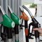 Caro carburanti, Eni fissa un tetto al prezzo di benzina e gasolio. Il governo: "Atto lodevole" Caro carburanti, Eni fissa un tetto al prezzo di benzina e gasolio. Il governo: "Atto lodevole"
