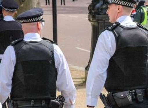 Dopo tentato stupro non viene espulso, migrante arrestato per nuova violenza: il caso in UK