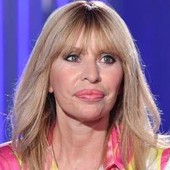 Alessandra Mussolini nuova opinionista di 'Uomini e Donne': l'annuncio di Maria De Filippi Alessandra Mussolini nuova opinionista di 'Uomini e Donne': l'annuncio di Maria De Filippi