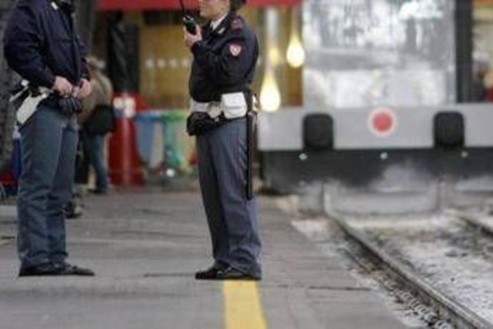 Ragazza investita da un treno dell'Alta Velocità a Milano Lambrate: ritardi fino a 60 minuti Ragazza investita da un treno dell'Alta Velocità a Milano Lambrate: ritardi fino a 60 minuti