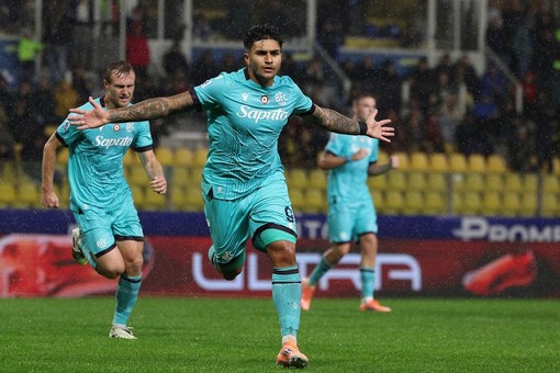 Il Bologna vince 3-1 il derby col Parma, doppietta di Castro