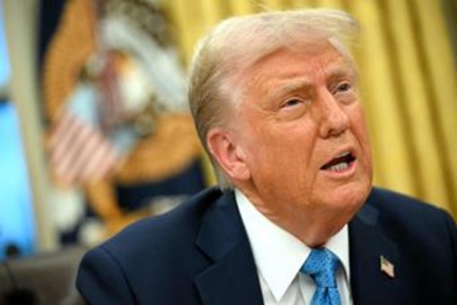 Usa, Trump parla a nazione: messaggio su brogli elettorali e attesa per 'grande annuncio' Usa, Trump parla a nazione: messaggio su brogli elettorali e attesa per 'grande annuncio'