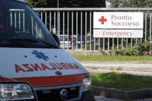Prato, spari al pronto soccorso: ferito fuggitivo. Agente indagato per tentato omicidio Prato, spari al pronto soccorso: ferito fuggitivo. Agente indagato per tentato omicidio