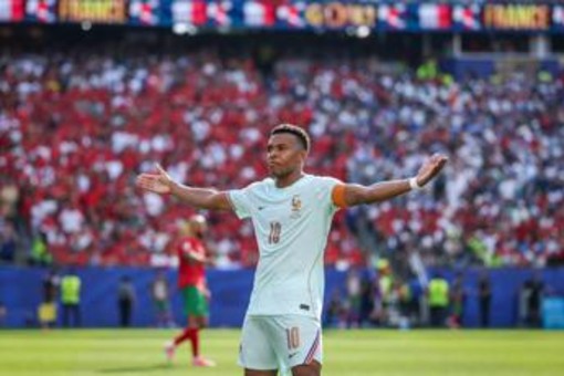 Mbappé: "Finché non alzeremo la Coppa non siamo la squadra più forte" Mbappé: "Finché non alzeremo la Coppa non siamo la squadra più forte"