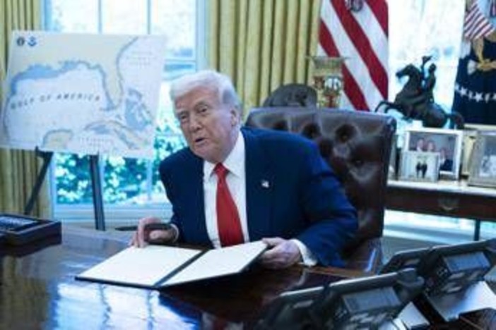 Trump e il rimprovero a Obama: "Ha rivelato informazioni sugli alieni"