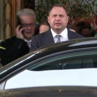 Scandalo corruzione Ucraina, Yermak si dimette: &quot;Vado al fronte, sono una persona perbene&quot;