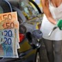 Carburanti, salgono ancora i prezzi di benzina e diesel: gasolio self a 1,941 euro al litro