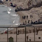 Ceuta, allerta per un nuovo assalto: il Marocco blocca centinaia di migranti